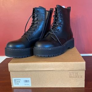 Steve Madden Bettyy black boots size 11